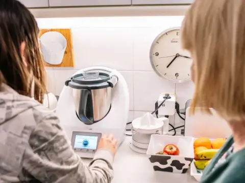 Thermomix: Ile prądu zużywa? Niskie koszty w 2026 i oszczędności!