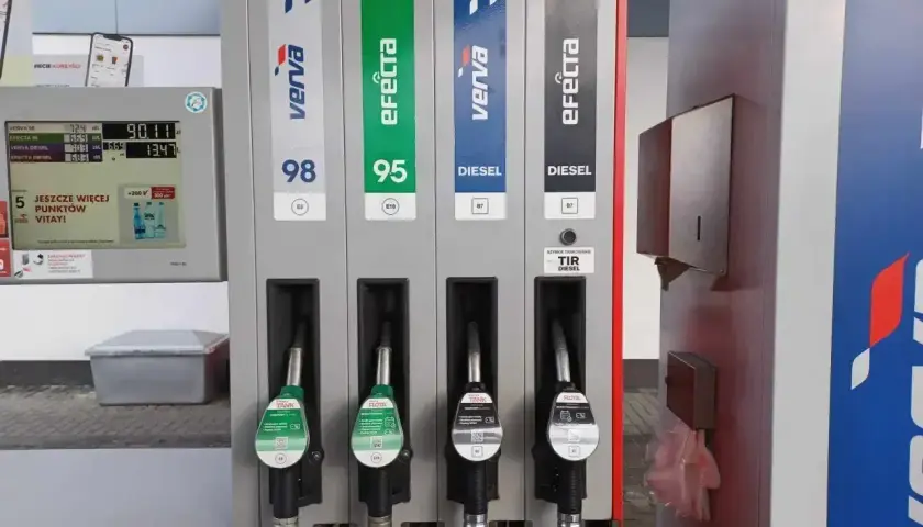 Stacja Orlen z dystrybutorami paliw: Verva 98, Efecta 95, Verva Diesel i Efecta Diesel. Wygodne tankowanie!